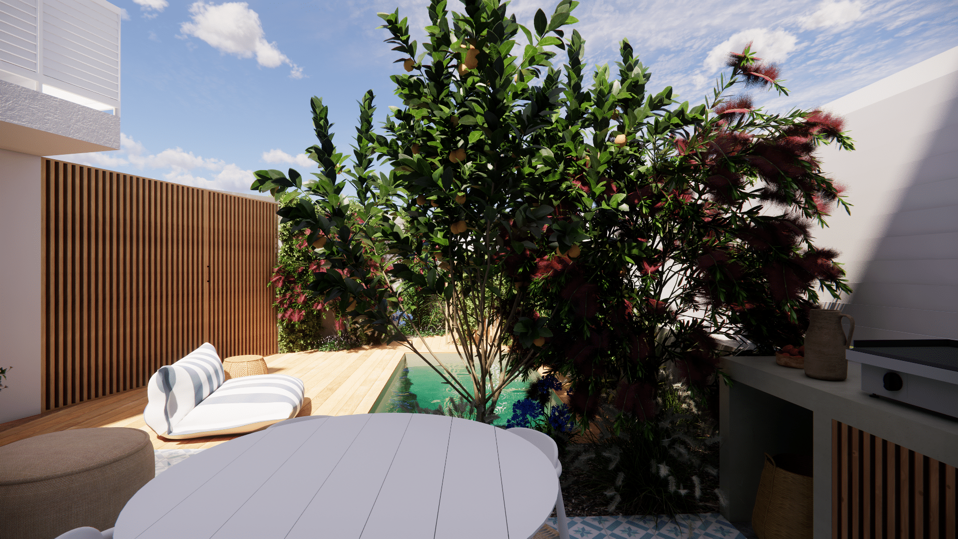 Terrasse moderne avec piscine, table blanche, canapé rayé et citronnier.
